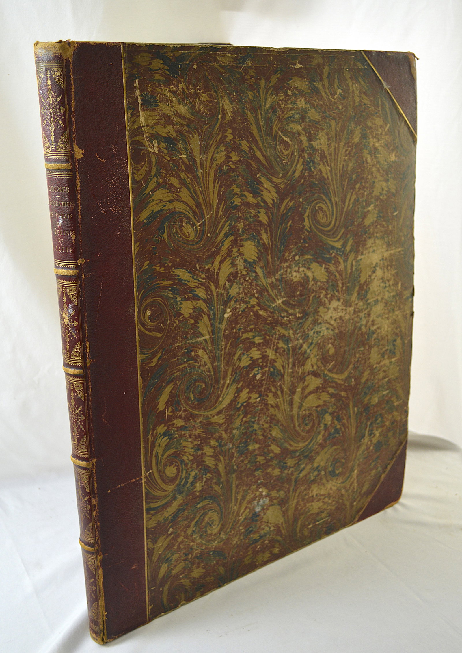 Large Rare First Edition Architectural Book . 1854 published by Thomas McLean: Large Rare First Edition Architectural Book . 1854 published by Thomas McLean. Depicts drawings and plans of famous palaces in Italy. Measures: 25 inches high by 19.5 inches wide