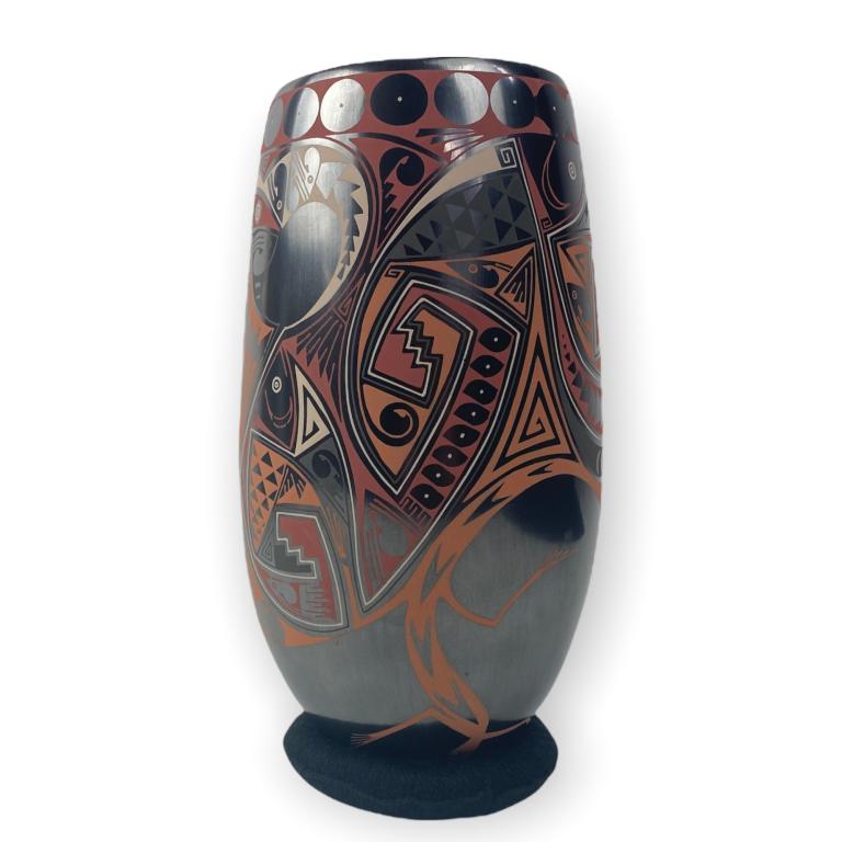 Eli Navarrete Ortiz Mata Ortiz Vase (1 of 6)