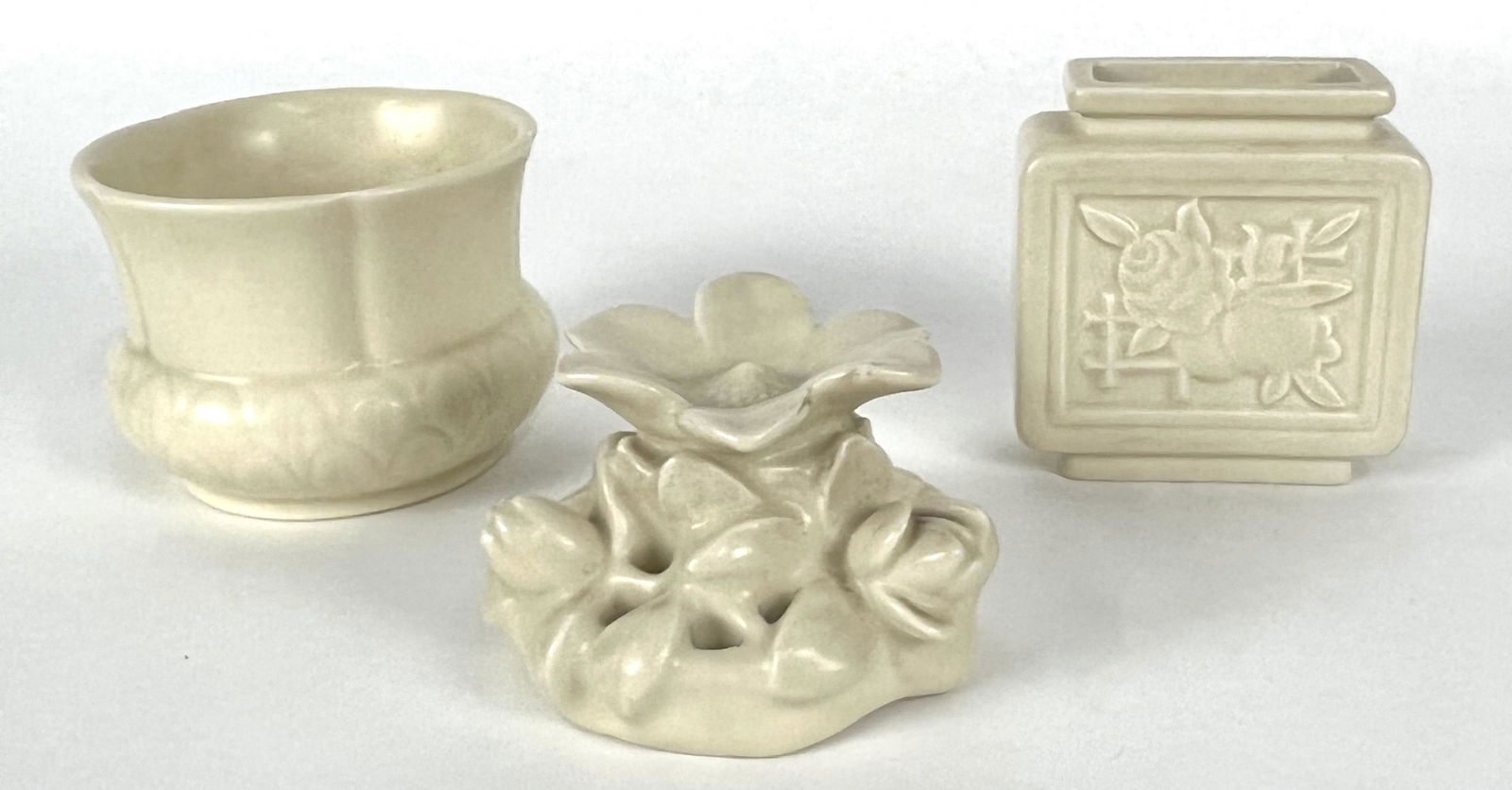 (3) Cream Roookwood Pottery Vases / Frog (1 of 7)