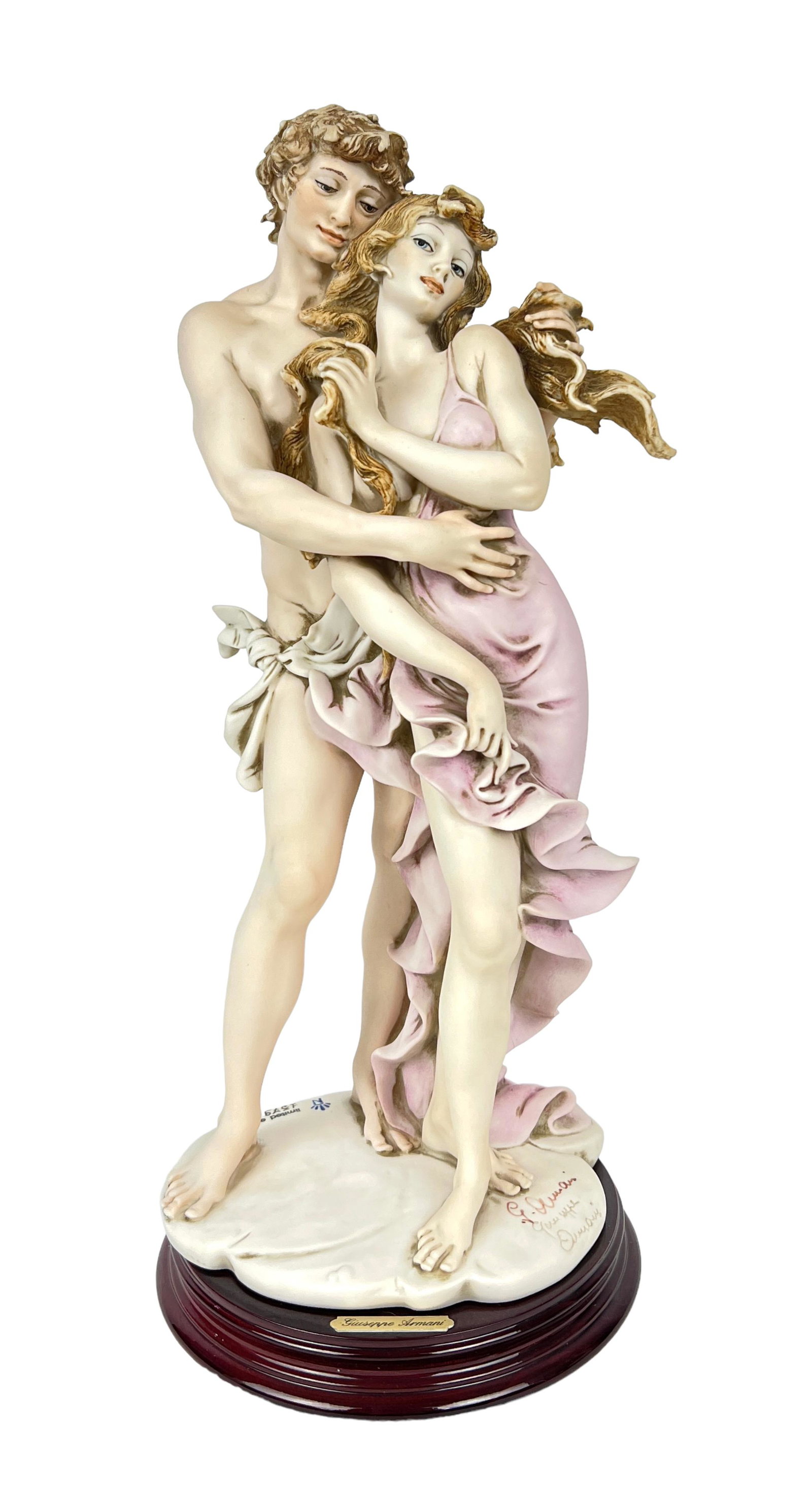 Giuseppe Armani "Lovers" Figurine Signed: Limited Edition # 1579/3000 Very Good condition in original box and COA. 14" Tall 0191-C