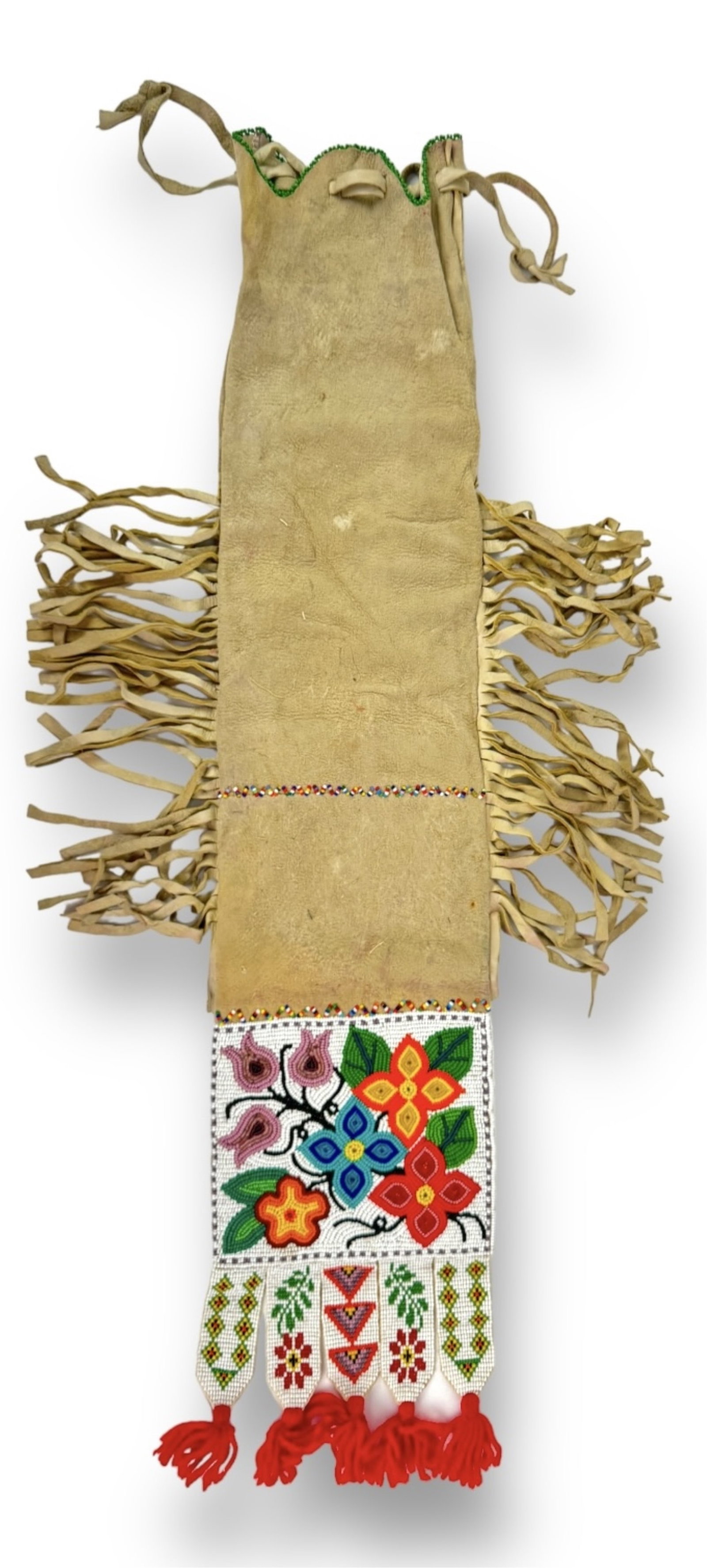 Chippewa Beaded Pipe Bag (1 of 6)