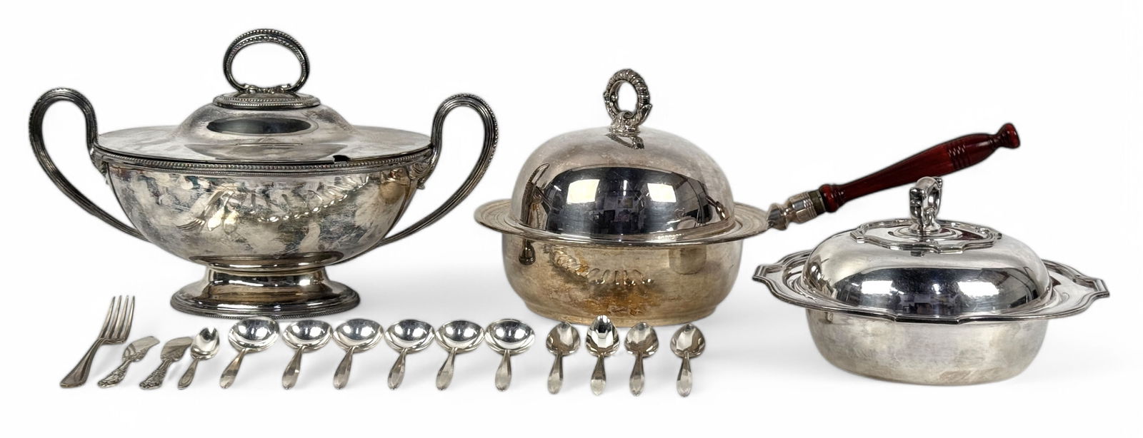 (17) Pieces of Silverplated Items (1 of 5)