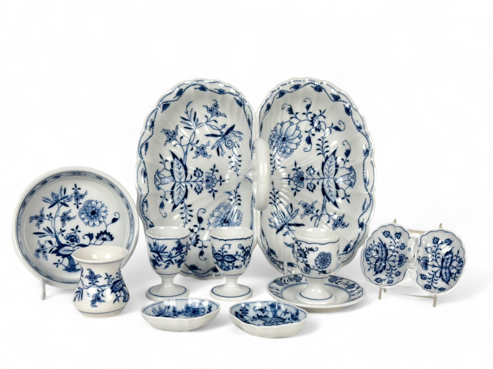 (9) Meissen “Blue Onion" Serving Pieces (1 of 6)
