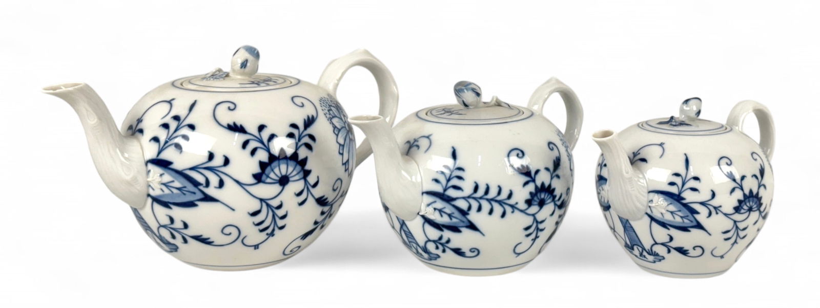Meissen "Blue Onion" Tea Pot Set (1 of 8)