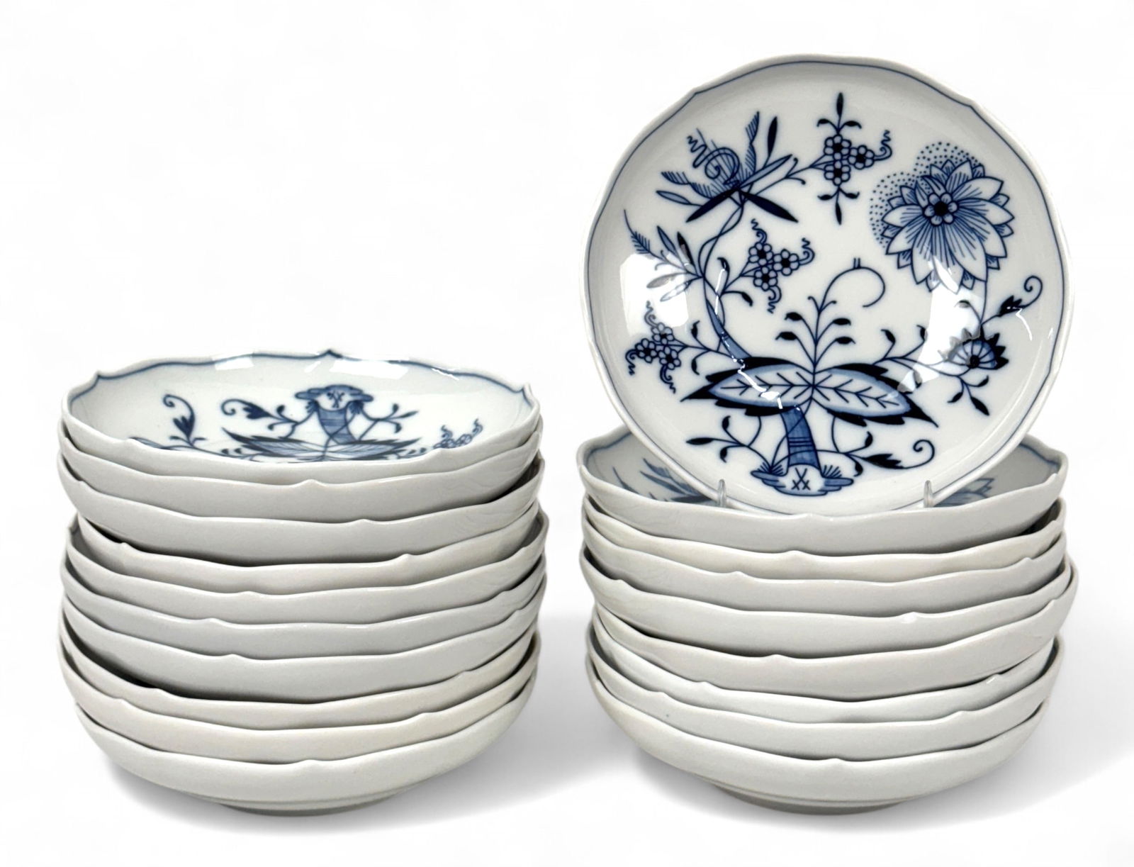 (19) Meissen "Blue Onion" Small Bowls (1 of 3)
