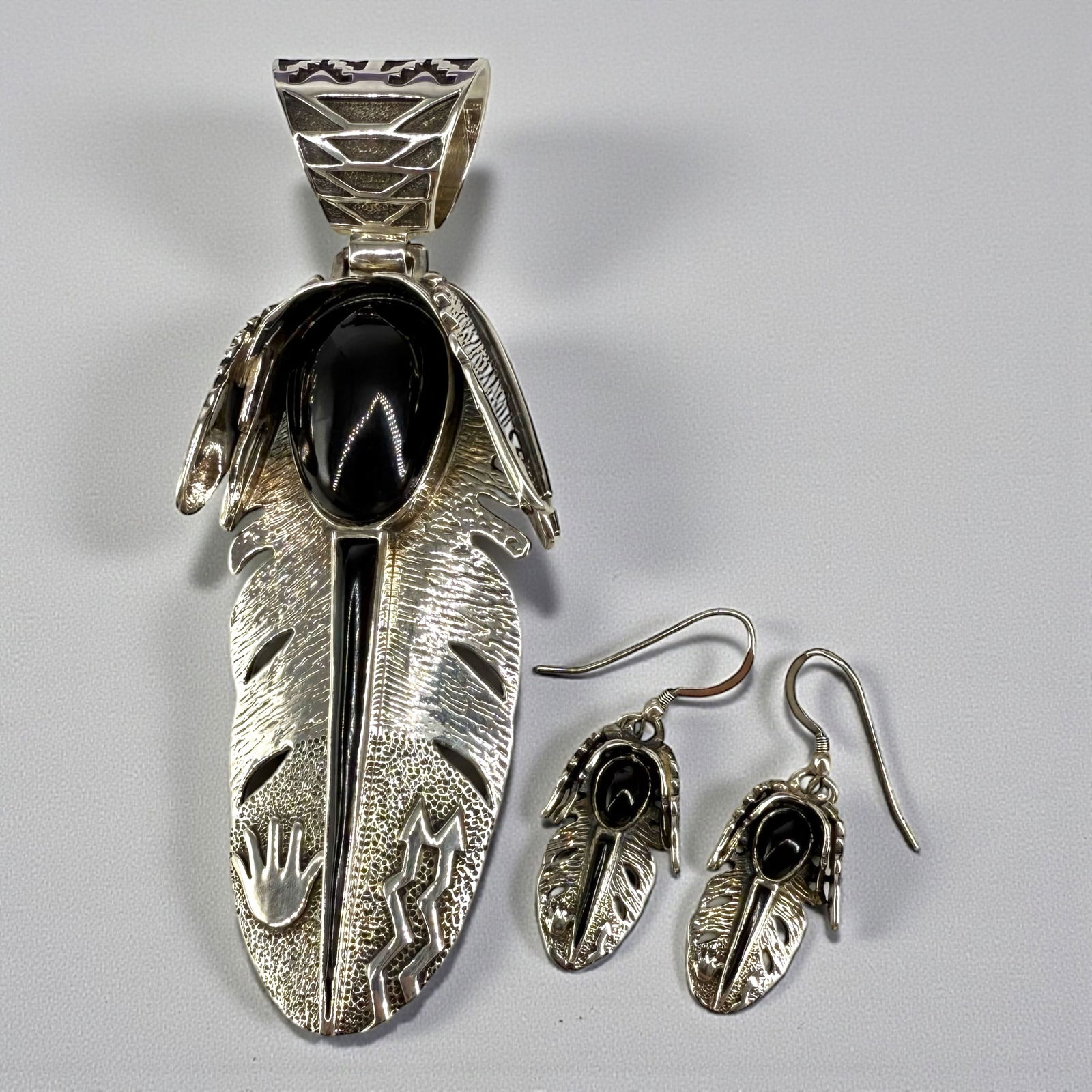 Navajo Sterling Pendant & Earrings Signed "VT" (1 of 3)