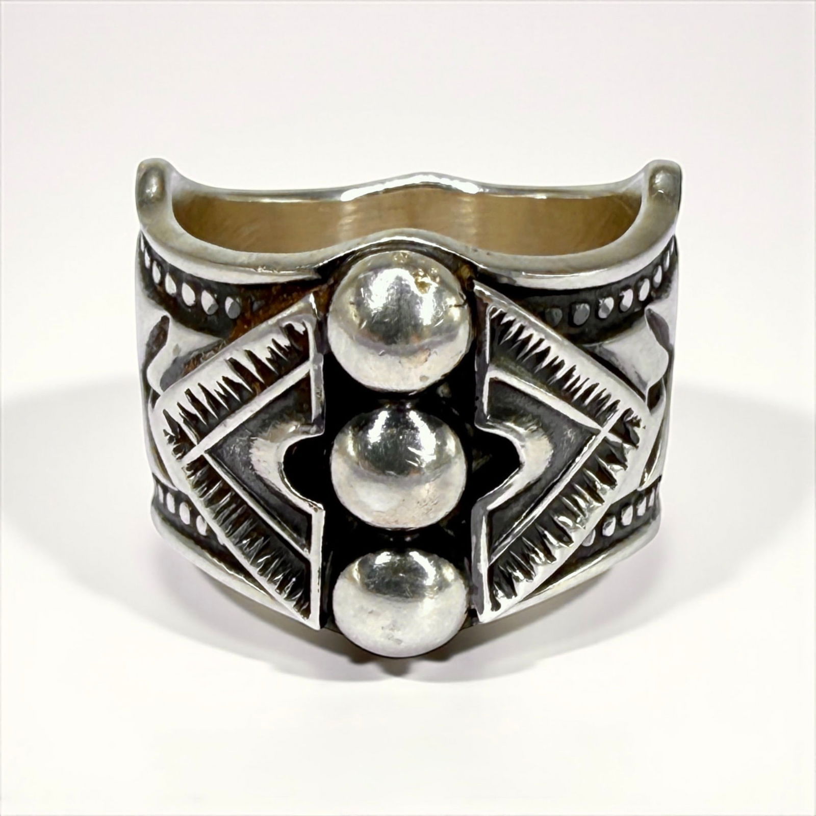 Sunshine Reeves Navajo Sterling Ring (1 of 4)