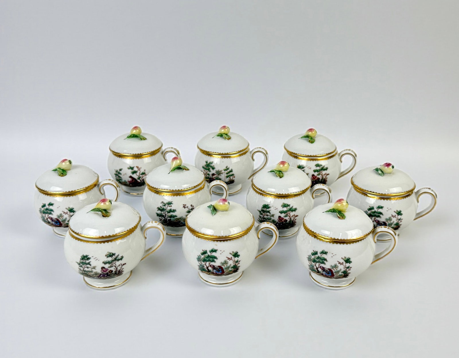 (10pc) Richard Ginori for Bonwit Teller Pots De Creme Cups: Dimensions 3 1/2"H x 3 1/2”W Condition: Very good overall with minor wear consistent with age and use.