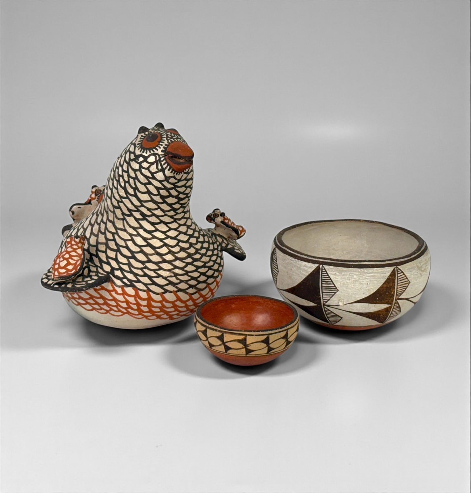 Zuni Polychrome Pottery Bird & 2 Bowls (1 of 11)