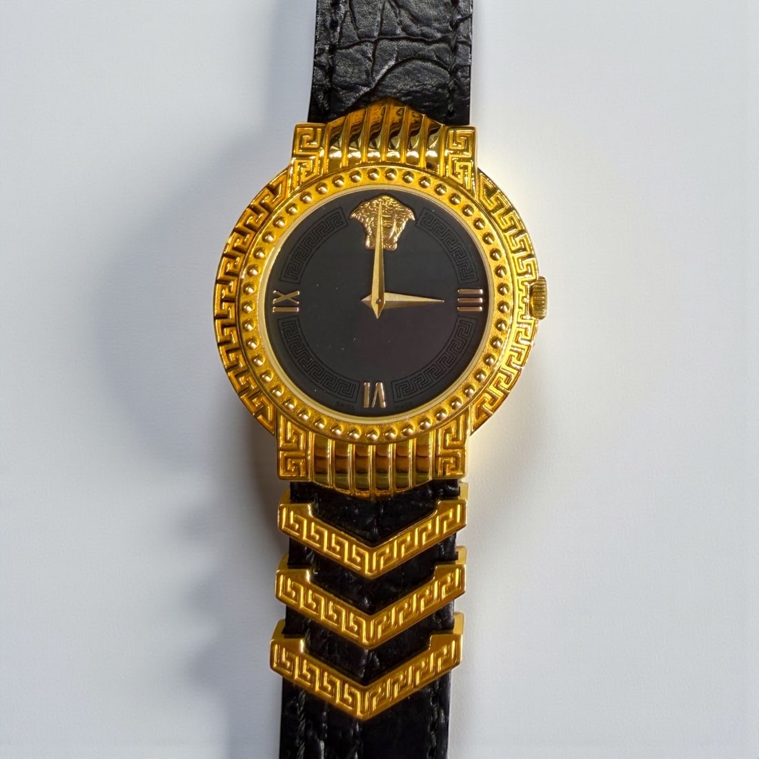 Gianni Versace Medusa Gold Plated Quartz Wrist Watch (1 of 4)