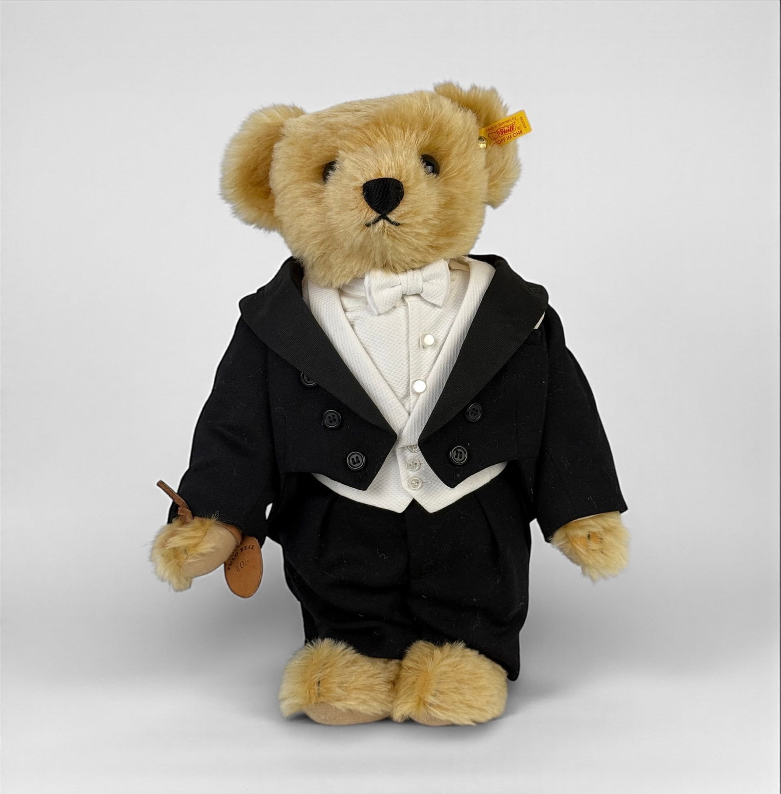 Steiff Ralph Lauren 1994 'Martini Bear': Limited Edition: #406 Dimensions: 16" Tall Condition: Good vintage condition. 