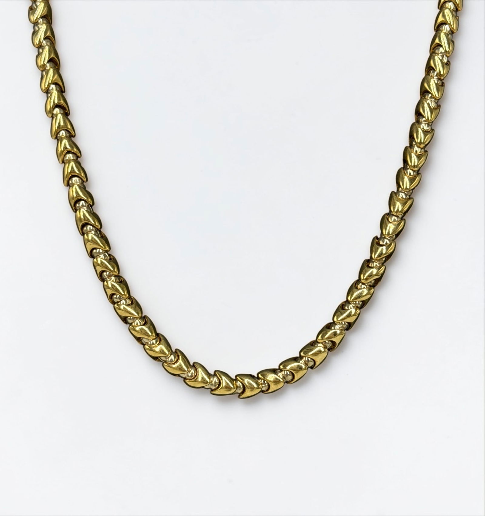 18K Gold Kreos Brev Italian Necklace: Length: 19 1/2" Weight: 75.57g Condition: In good condition. 