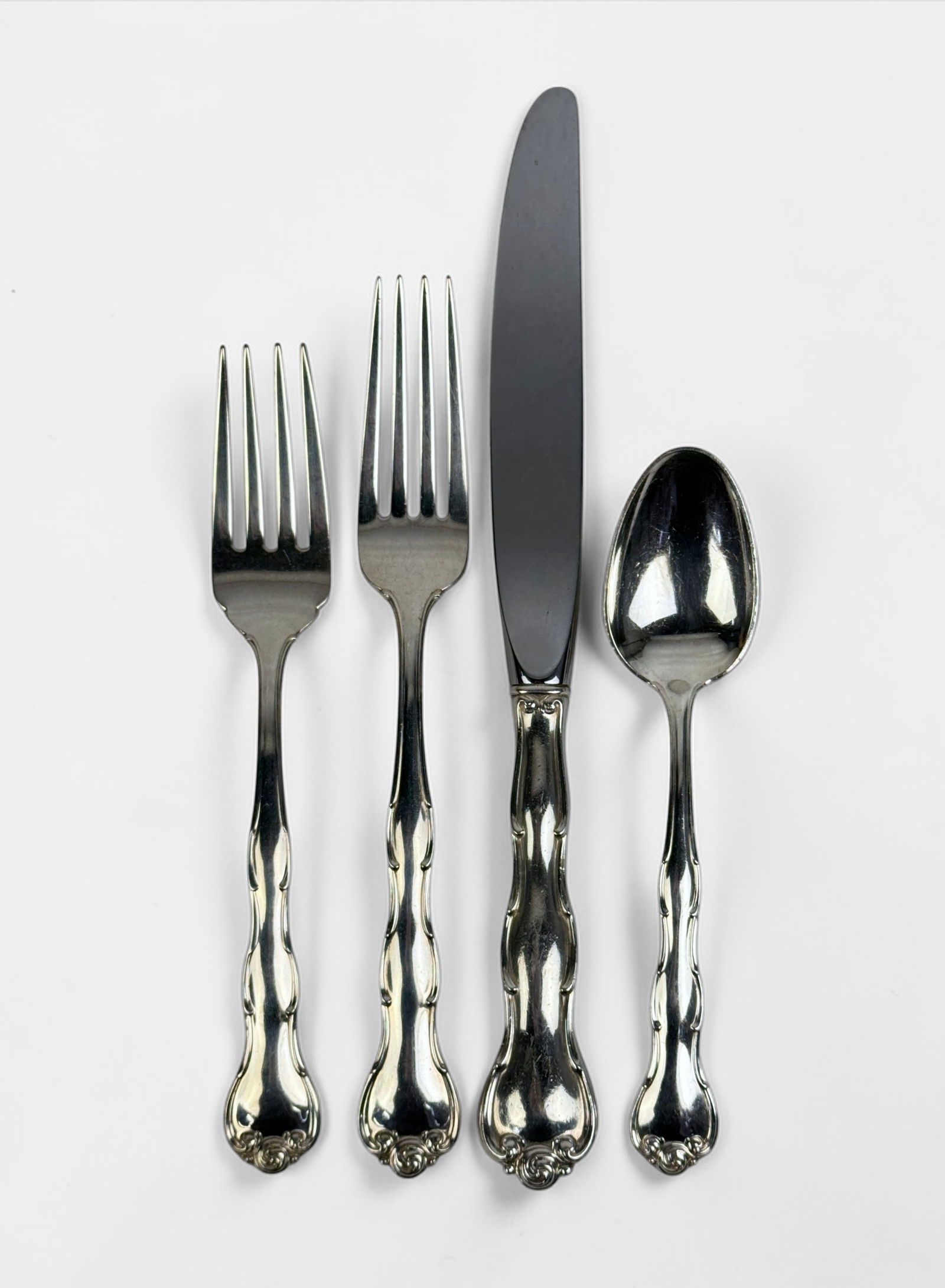 (53pc) Gorham Sterling Rondo Flatware Set: (8) Dinner Knives 8 3/4" Long (9) Dinner Forks 7" Long (7) Salad Forks 6 1/2" Long (14) Spoons 5 1/2" Long (8) Iced Tea Spoons 7 1/2" Long (7) Serving Pieces