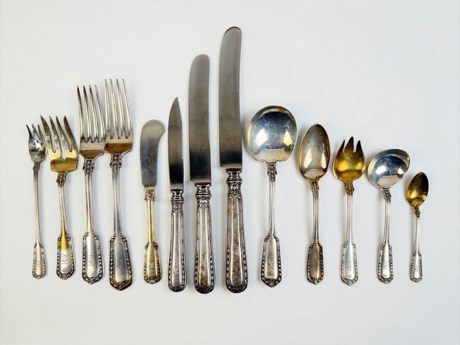 (162pc) Gorham Sterling Flatware Set: 12 Dinner Knives (9 1/2")12 Dinner Knives (8 1/2")12 Knives (7") 12 Butter Knives (6")12 Dinner Forks (7 1/2") 12 Forks (7")12 Salad Forks (5 3/4")12