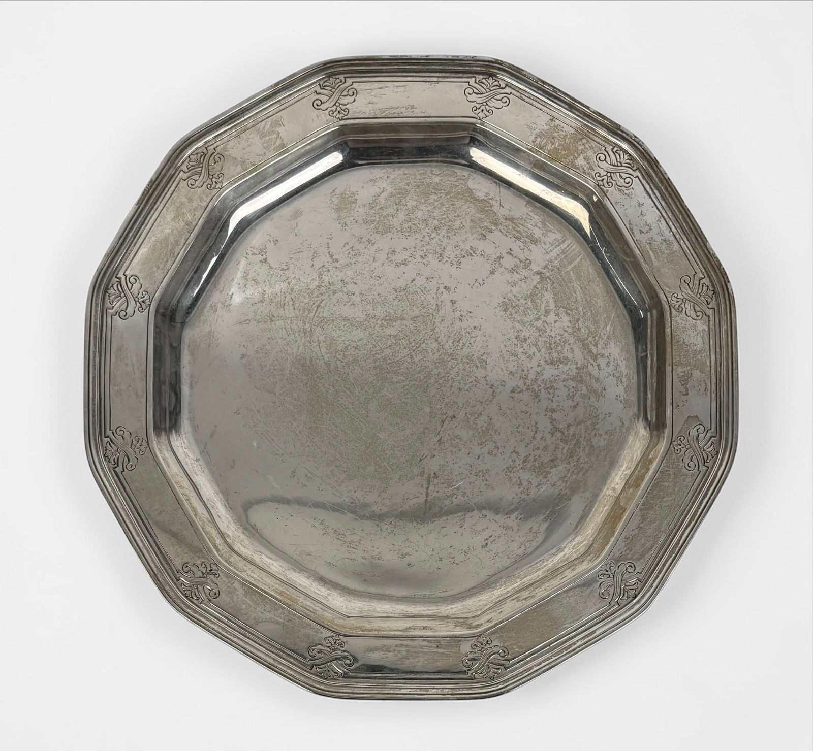 Tiffany & Co Sterling Silver Serving Tray: Diameter: 13"Weight: 30 ozt Condition: Good with surface scratches and tarnishing consistent with age and use. No monograms.