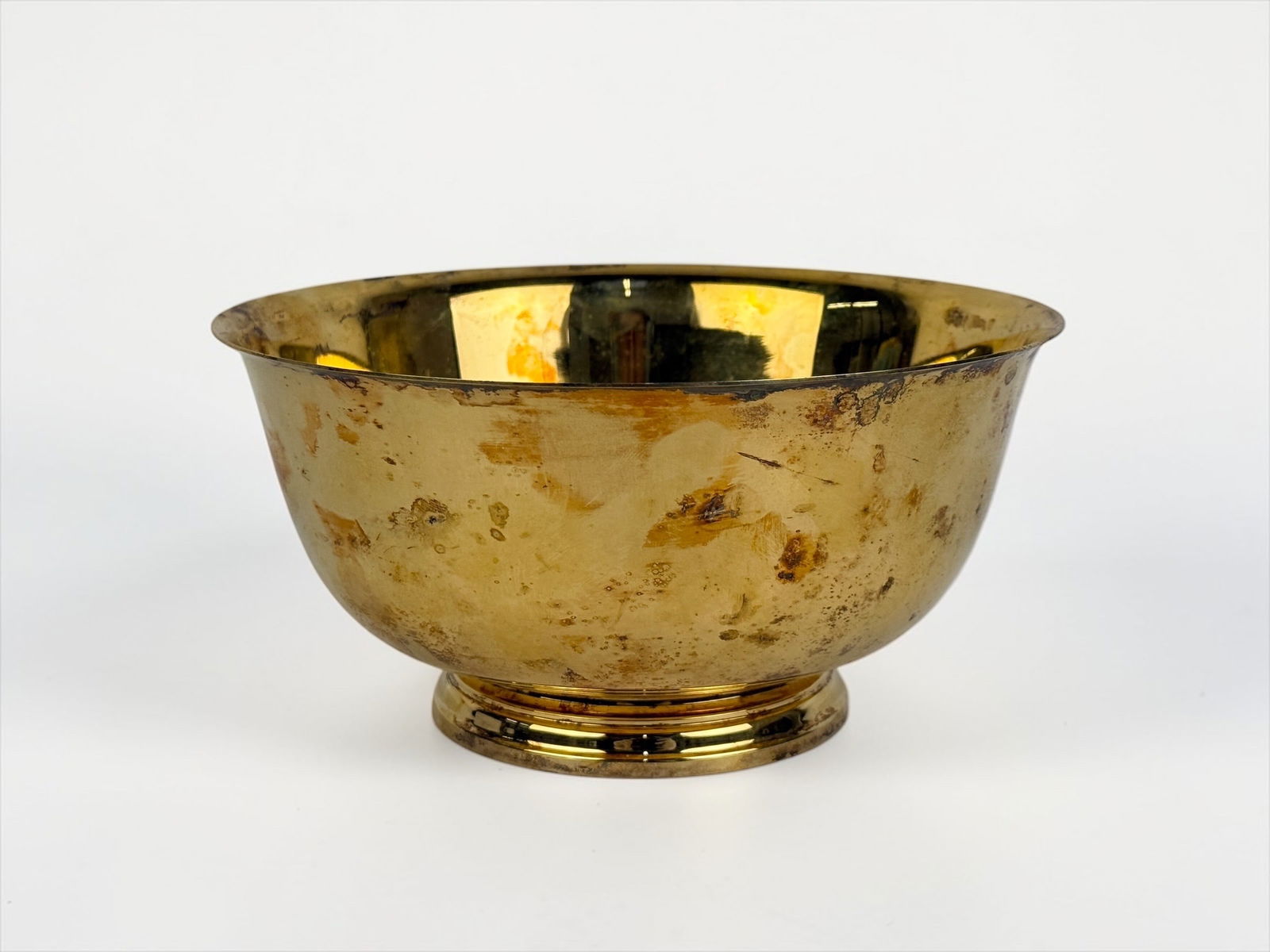 Tiffany & Co Sterling Silver Vermeil Bowl: Size: 7 3/4" D x 3 3/4" TWeight: 15.2 ozt Condition: Very Good with light surface scratches and tarnishing consistent with age and use. No Monograms.