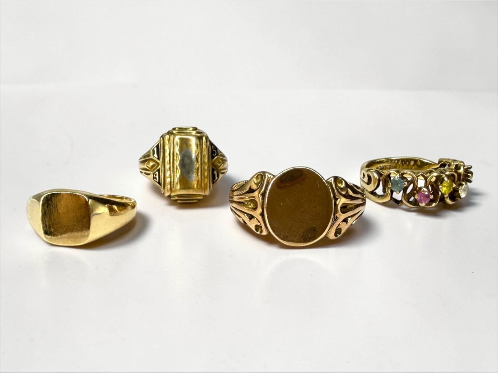 (4) Vintage 10K Gold Rings (1 of 4)