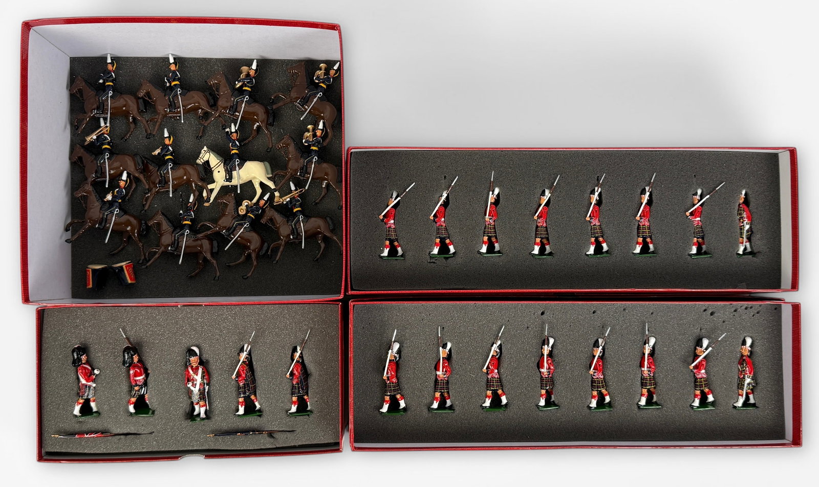 Group of Britains Toy Soldiers (G) (1 of 5)