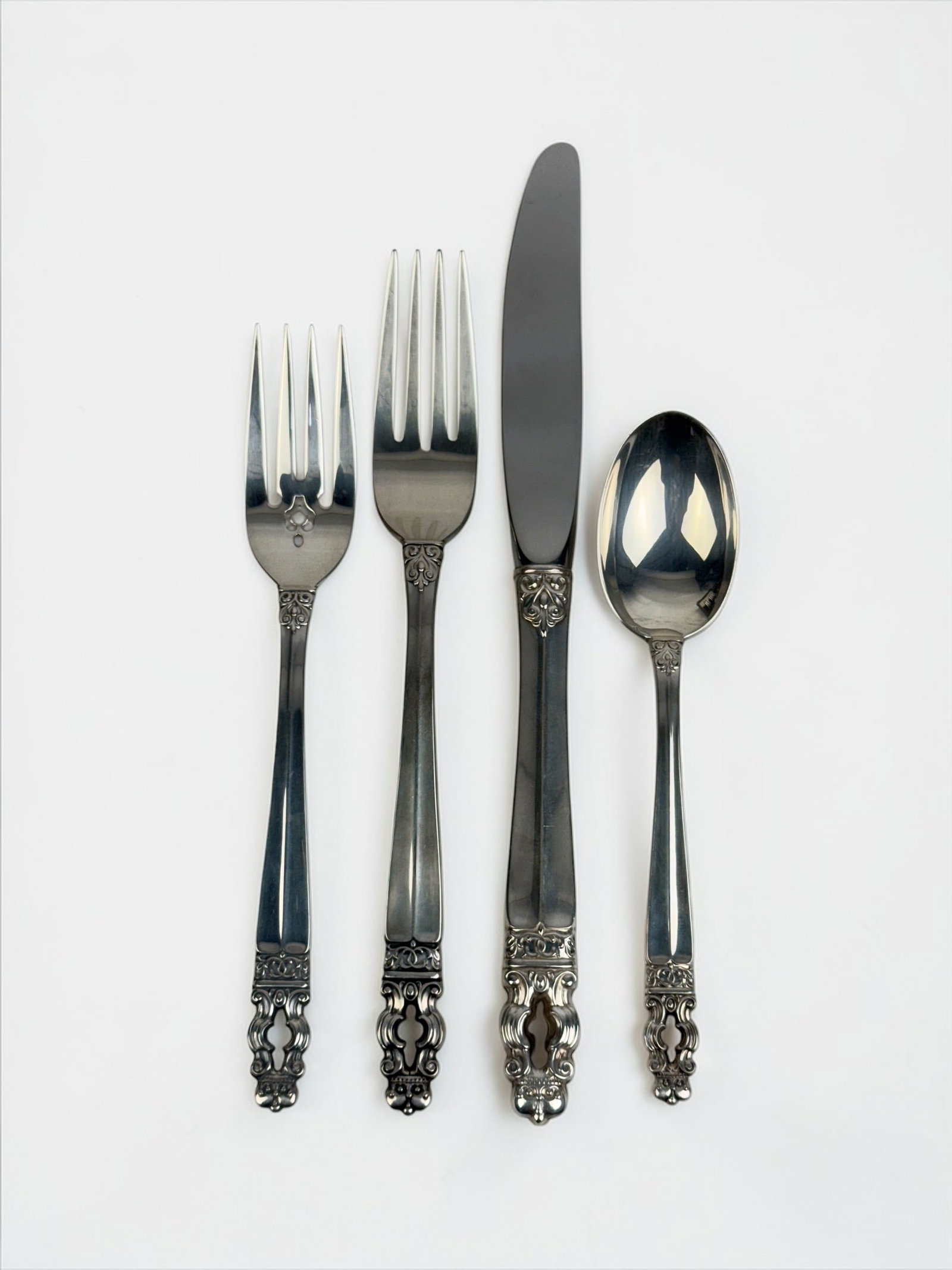 (46pc) Sovereign Hispania by Gorham Sterling Flatware Set (1 of 5)