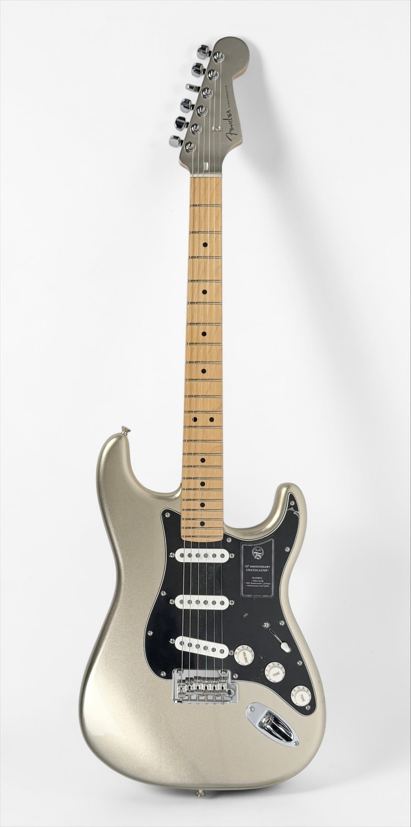 Fender 75th Anniversary Stratocaster Electric Guitar (1 of 8)