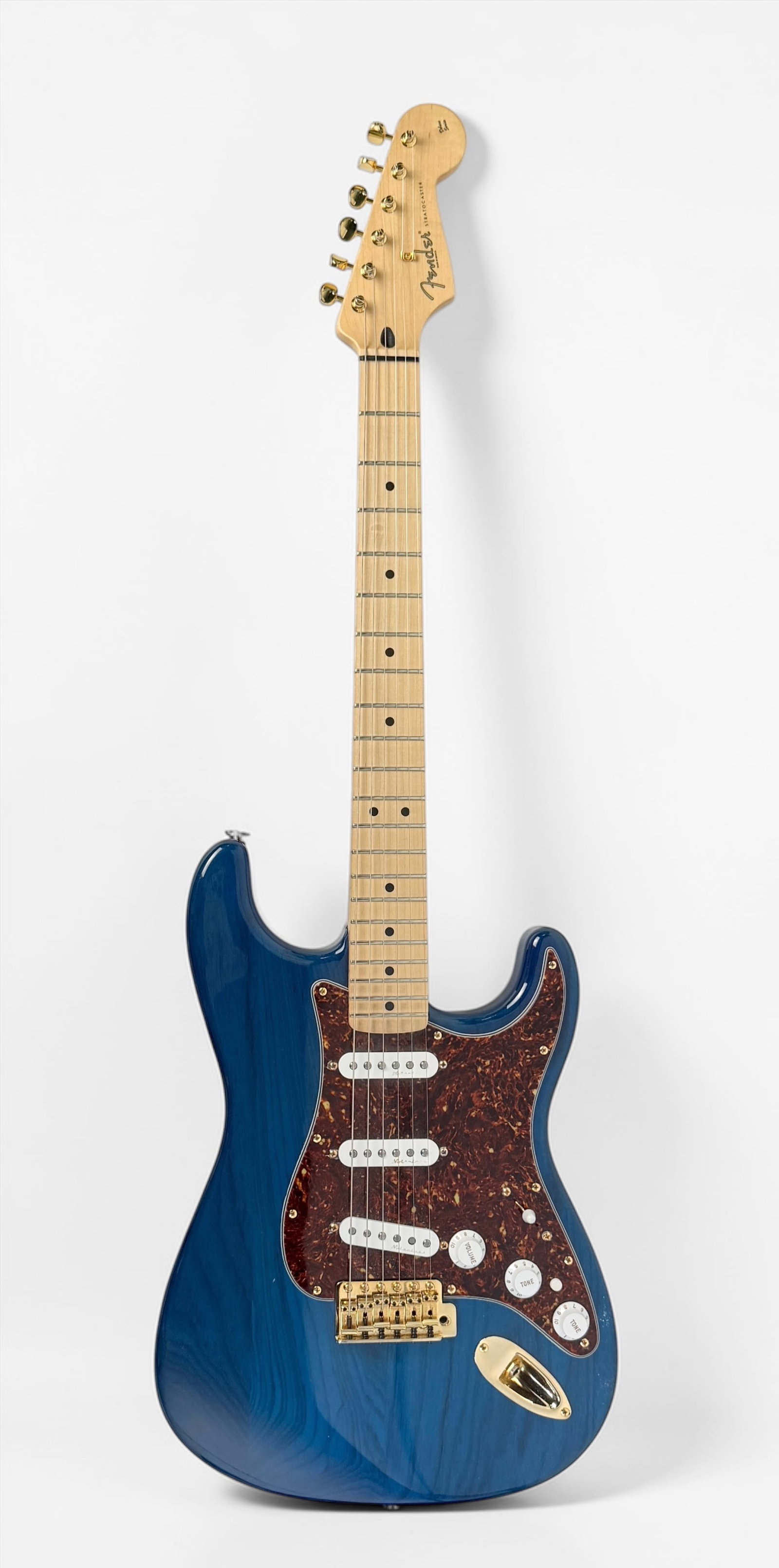 2004 Fender Stratocaster Guitar (1 of 9)