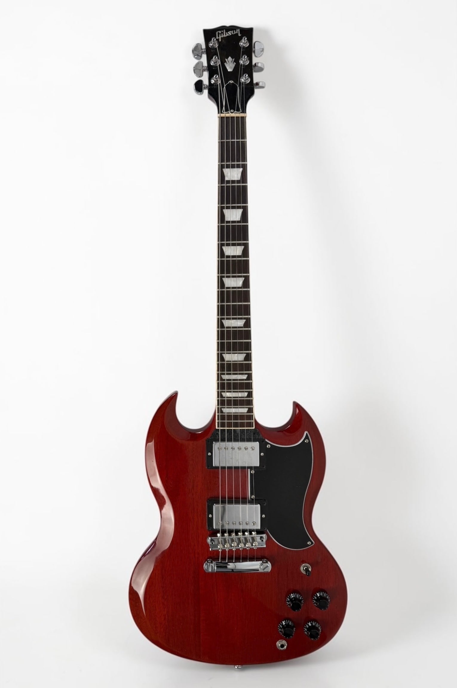 Gibson SG Standard '61 Electric Guitar 2017: Color: Vintage Cherry Serial Number: 170041574 Case: Gibson Hard Case Dimensions: 39" Long Condition: The guitar is in good condition. 