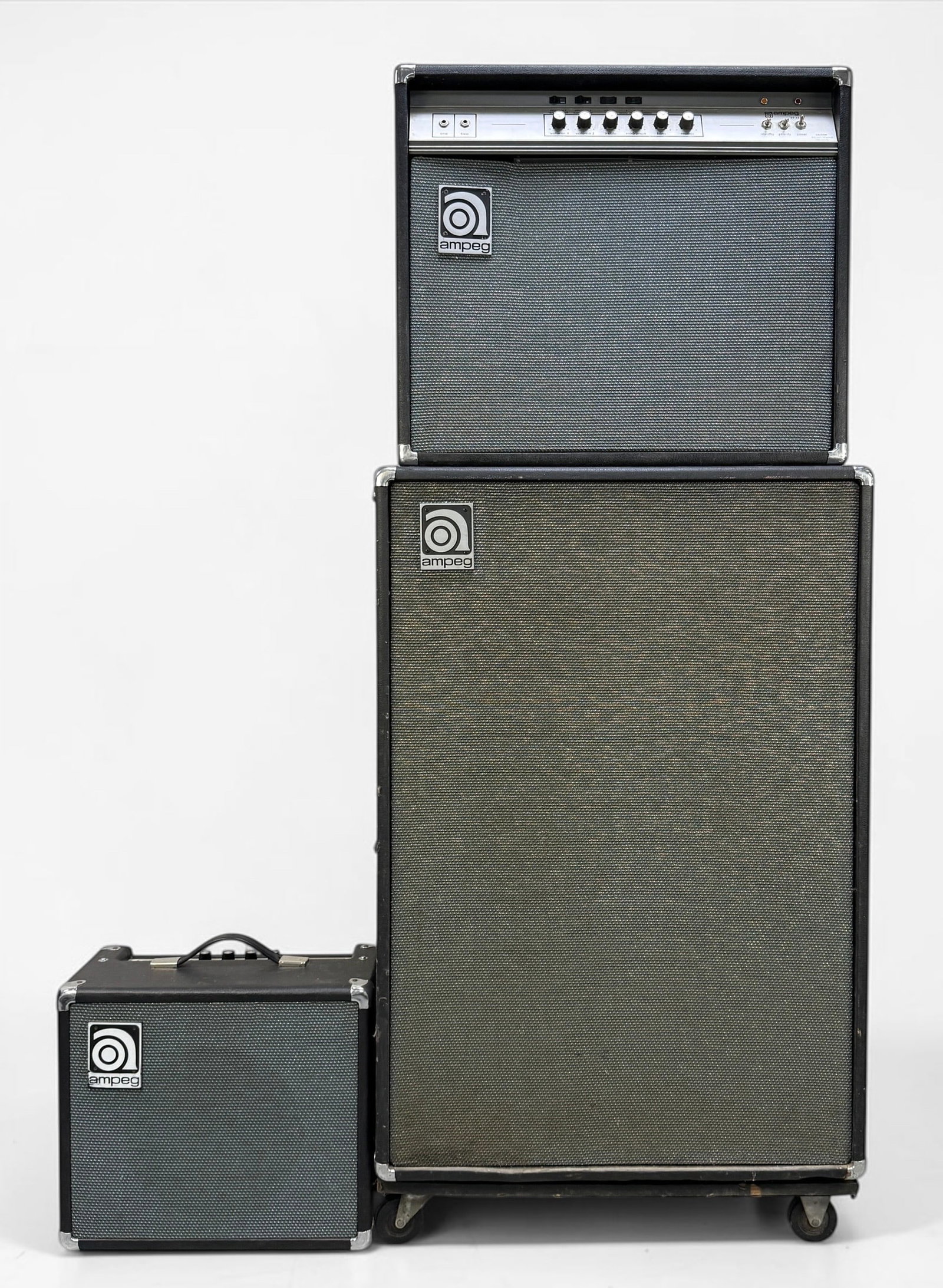 Ampeg Amplifier Combo (1 of 10)