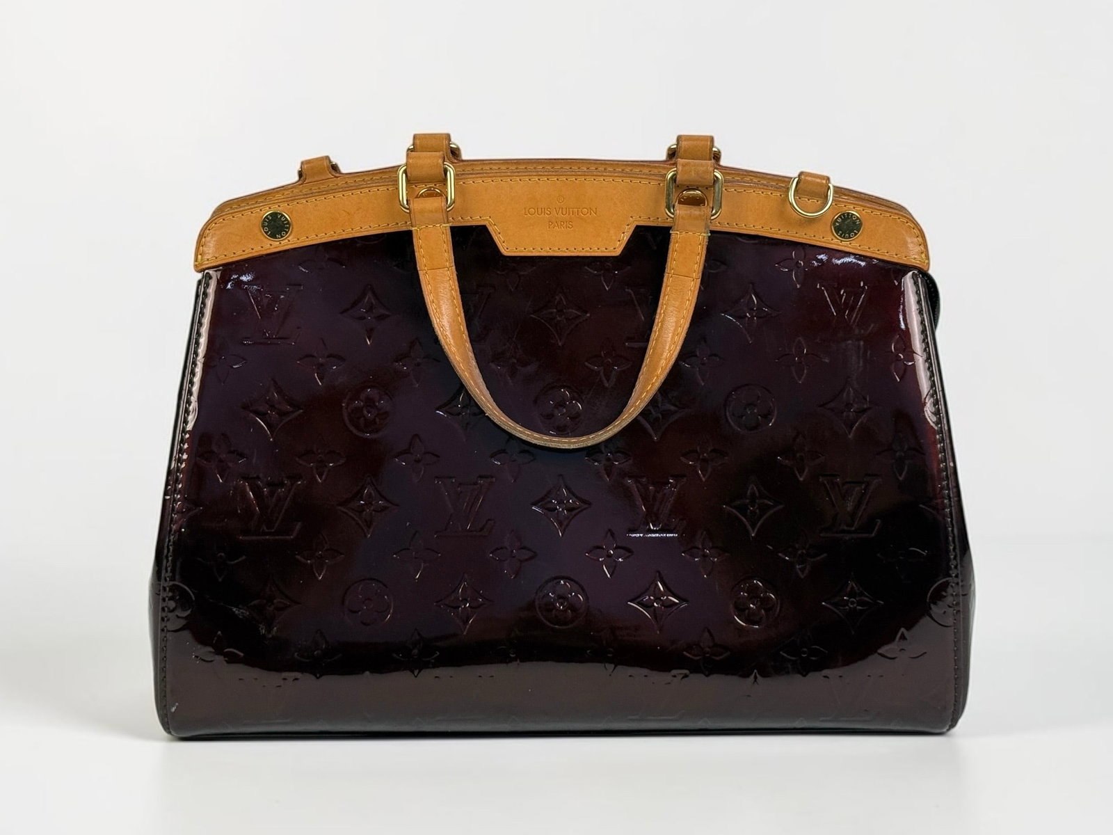 Louis Vuitton Brea Blanc Corail Monogram Vernis MM Hand Bag: Comes with original Louis Vuitton paperwork and shoulder strap. Tags still attached. LV Monogram exterior with leather trim and handles. Three interior pockets. 