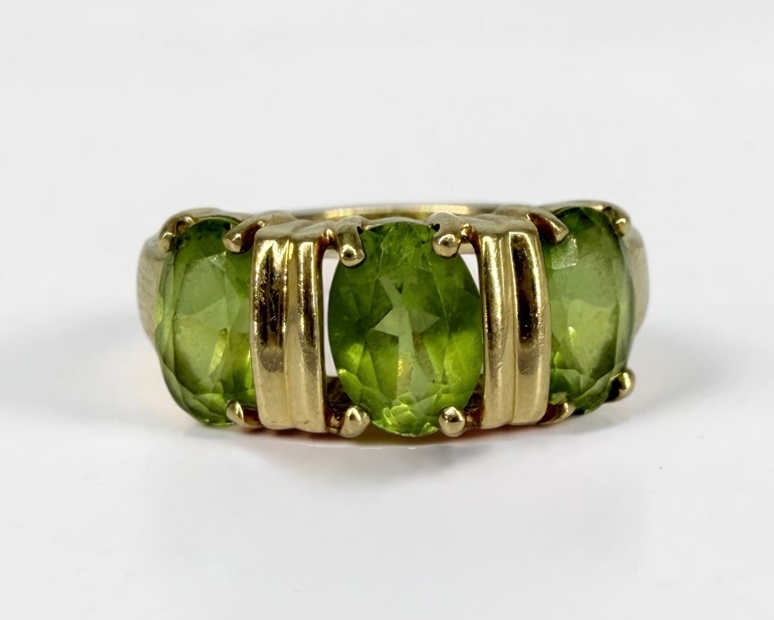14K Gold Peridot Ladies Ring (1 of 5)