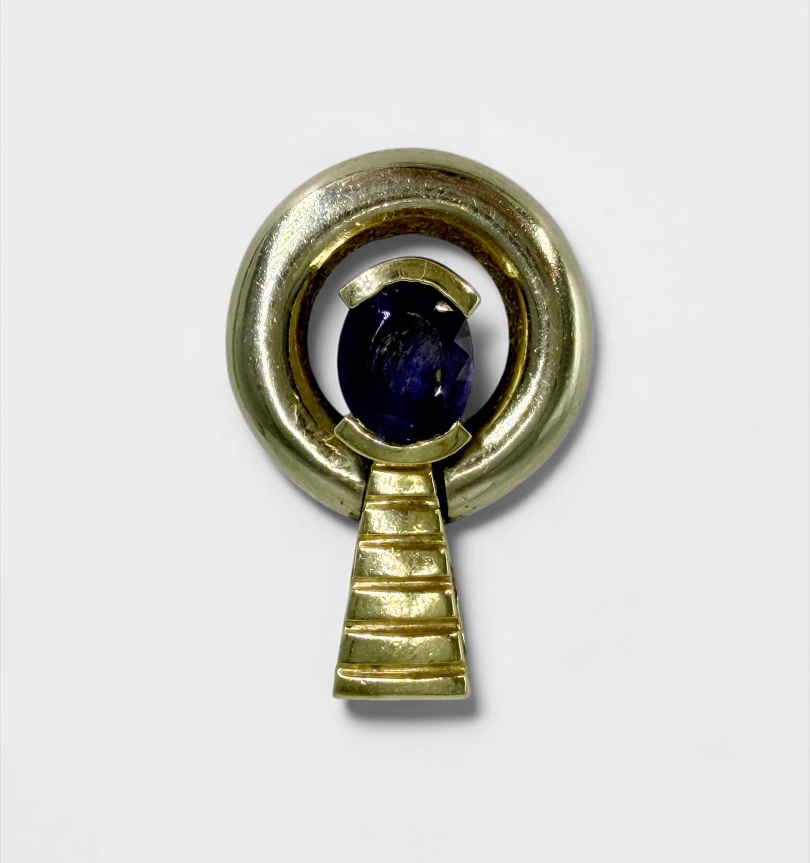14K Yellow Gold Amethyst Pendant: Length Of Pendand: 1 1/8" Total Weight: 11.2g Amethyst: Approximately 8.5mm x 7mm Condition: Good