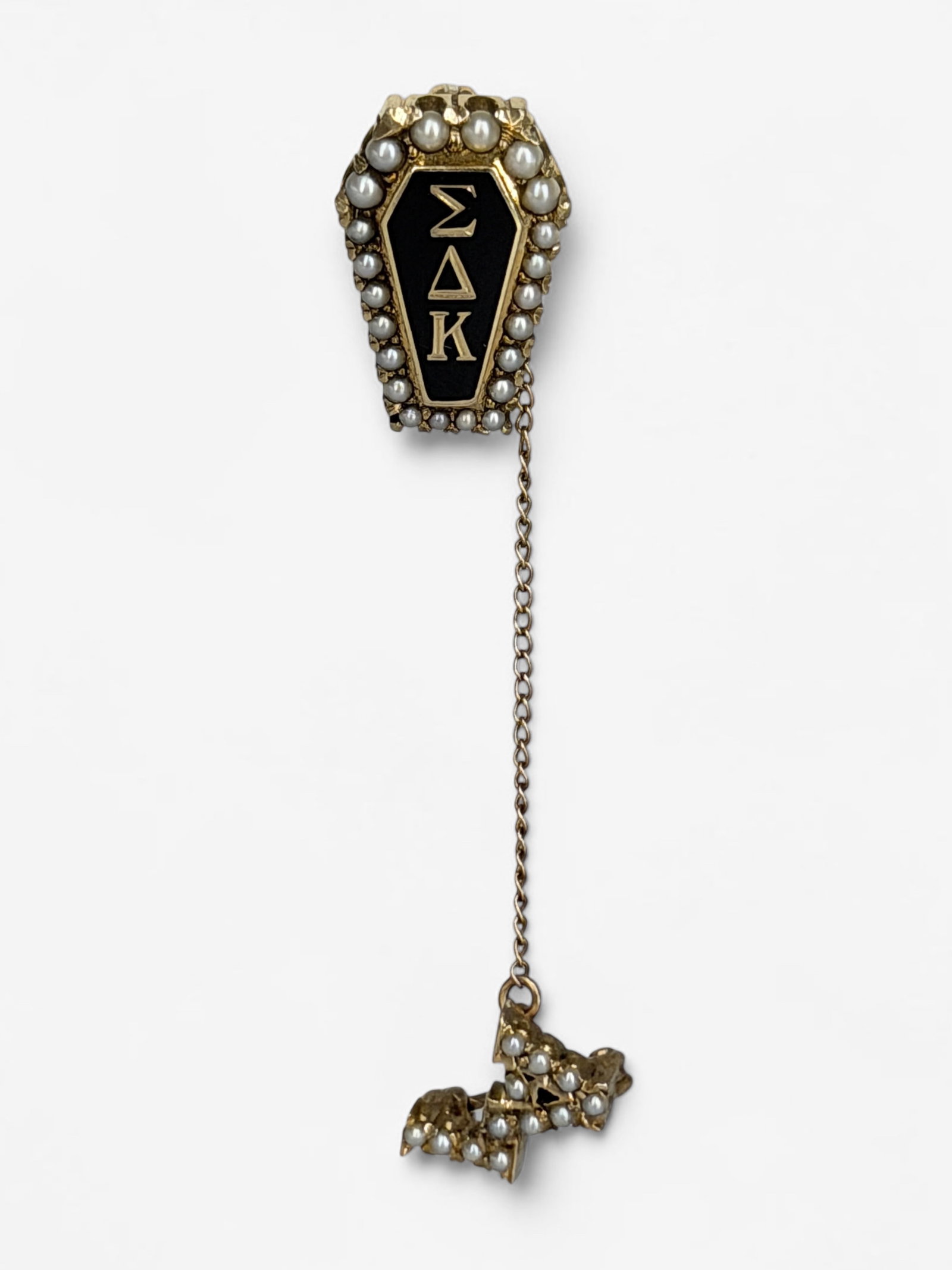 Sigma Delta Kappa 10K Gold Pin W/ Pearls: Tests 10K Total Weight: 4.5g Dimensions: 15.7 mm x 10.7mm Condition: In good condition. 
