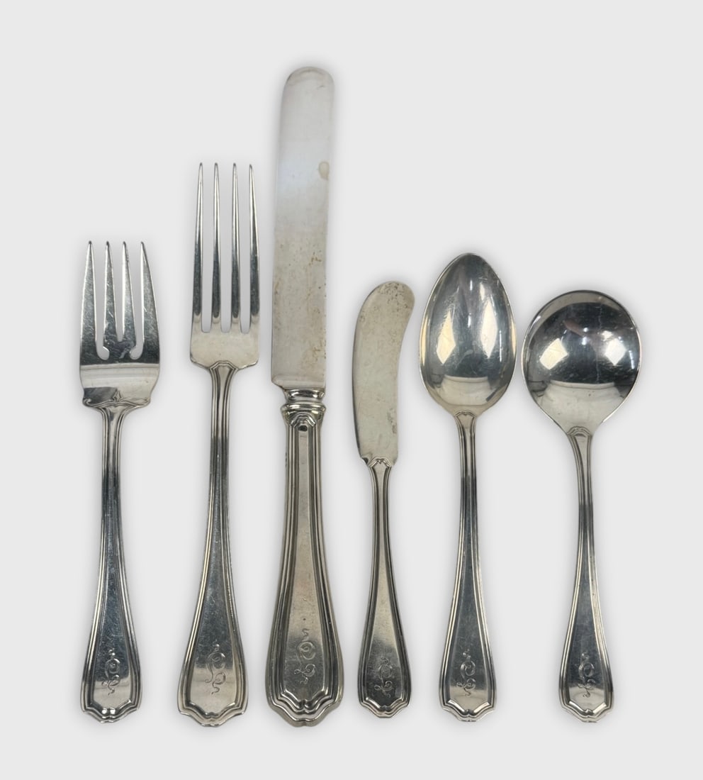 (46pc) Reed & Barton Sterling Flatware Set: 6 Dinner Knives (8 3/4" Long) 6 Butter Knives (5 3/4" Long) 6 Dinner Forks (7" Long) 5 Dessert Forks (6" Long) 5 Soup Spoons (5 1/4" Long) 7 Tea Spoons (5 3/4" Long) 11 S