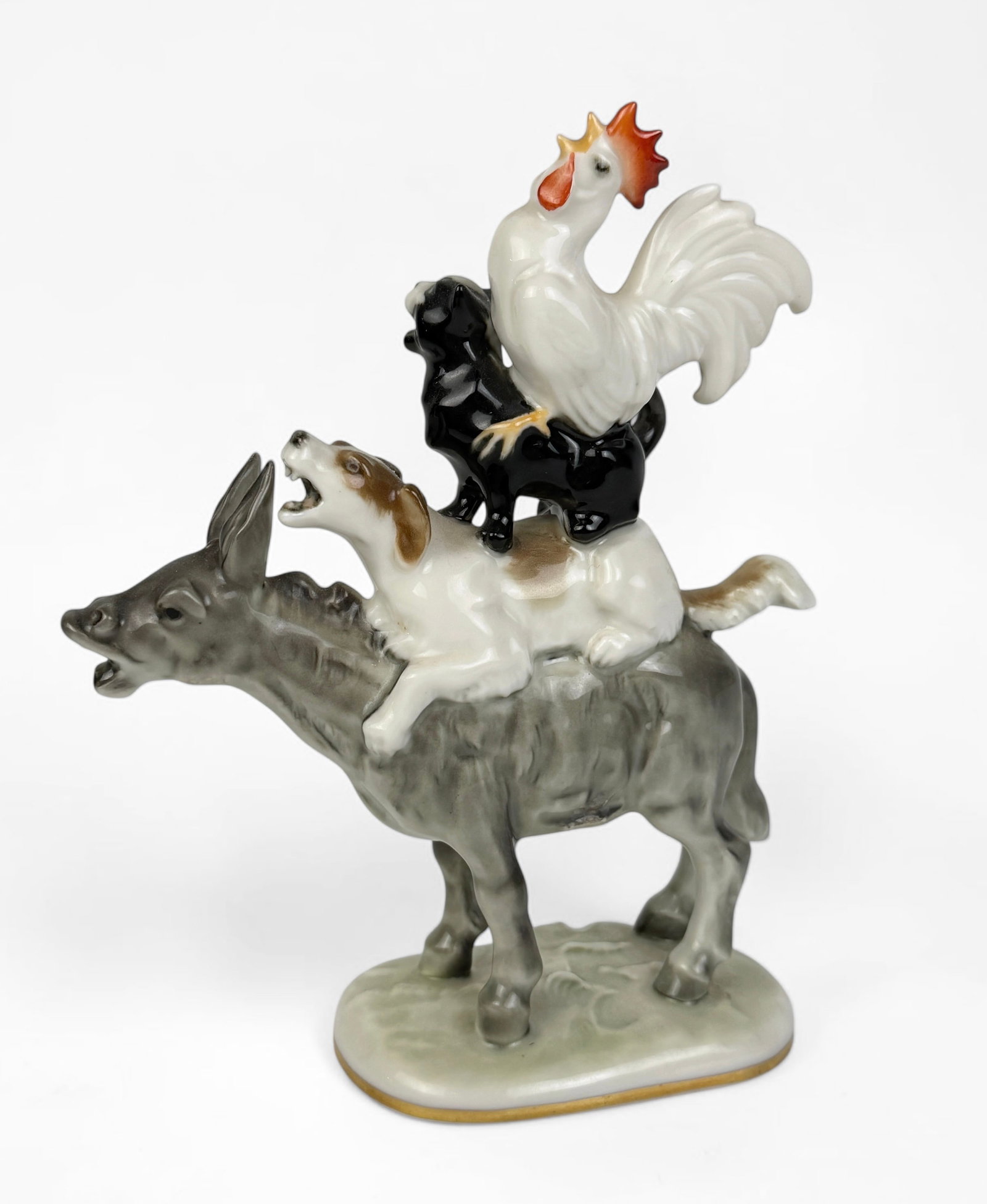 Lorenz Hutschenreuther "Musicians of Braemon" Porcelain Figure: Marked on the bottom. Dimensions: 7 1/2" Tall x 6" Long x 2 1/2" Wide Condition: The figure is in very good condition. See images for details. 