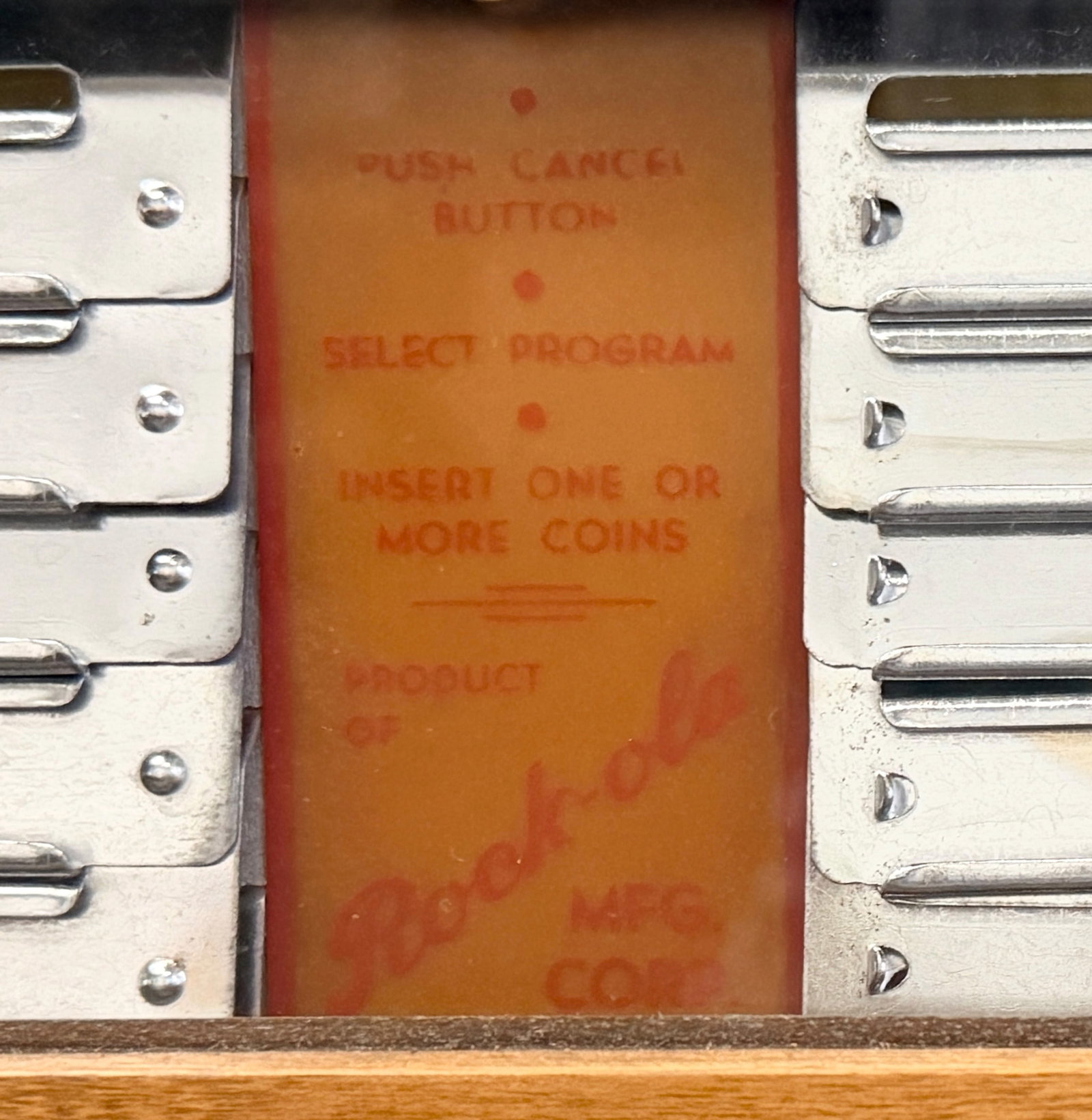 Rock-Ola Model CM39 Tabletop Jukebox - 3