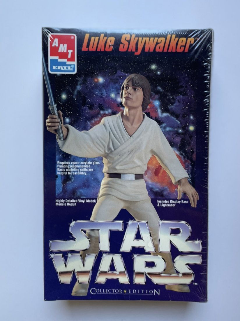 AMT Star Wars Luke Skywalker Detailed Vinyl Model Kit (1 of 2)