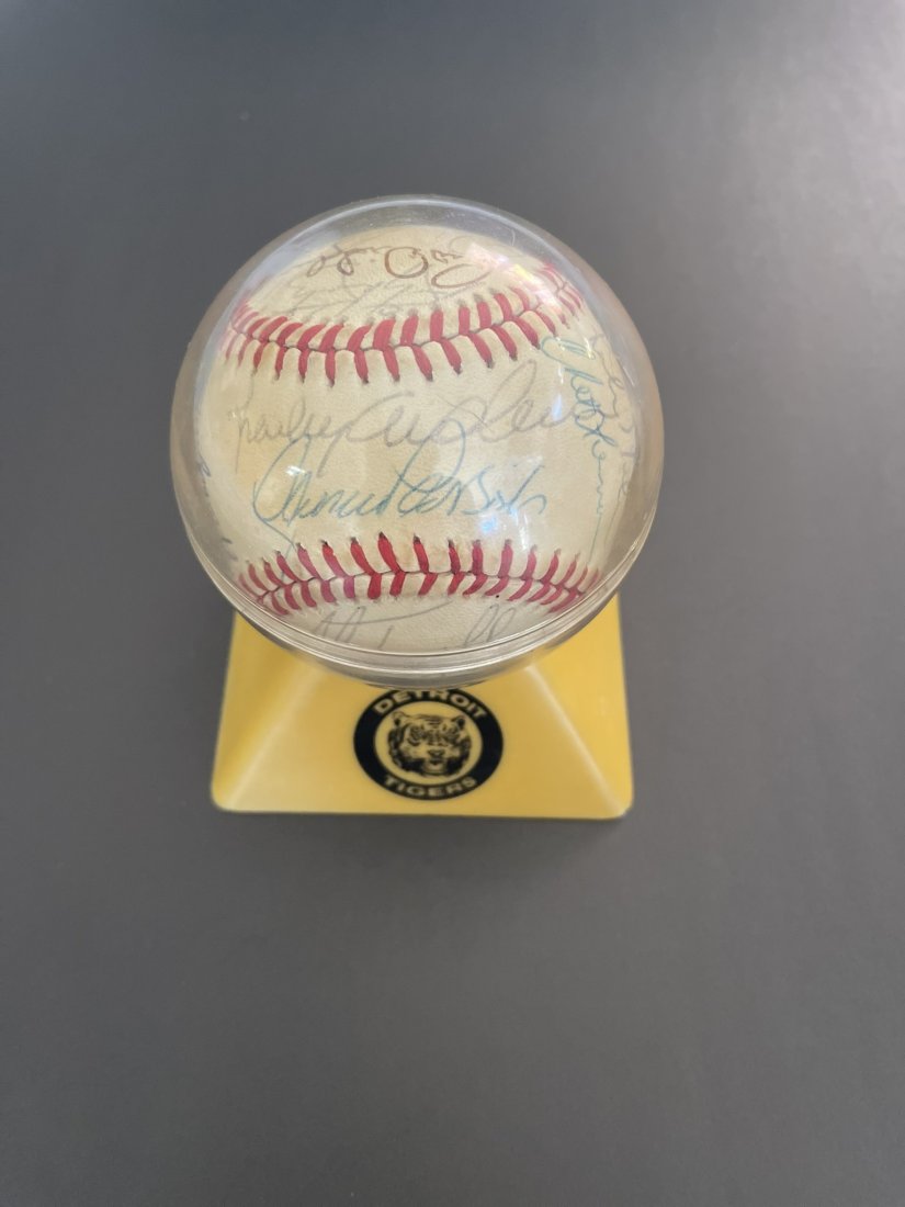 1984 World Champion Detroit Tigers Autograph Ball JSA Authentic (1 of 8)