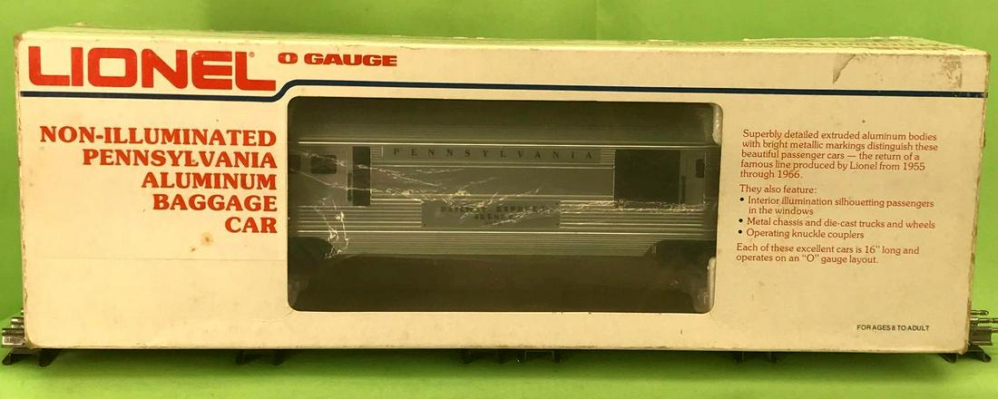 Lionel O gauge 9570 PRR REA aluminum baggage car in (1 of 4)