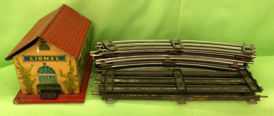 Lionel O gauge 48W whistle station and O27 track (1 of 4)