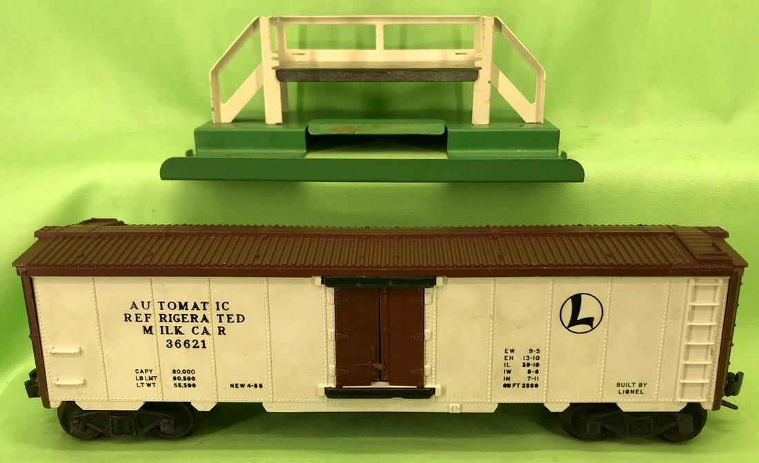 Lionel O gauge 3662 automatic refrigerated milk car and (1 of 4)