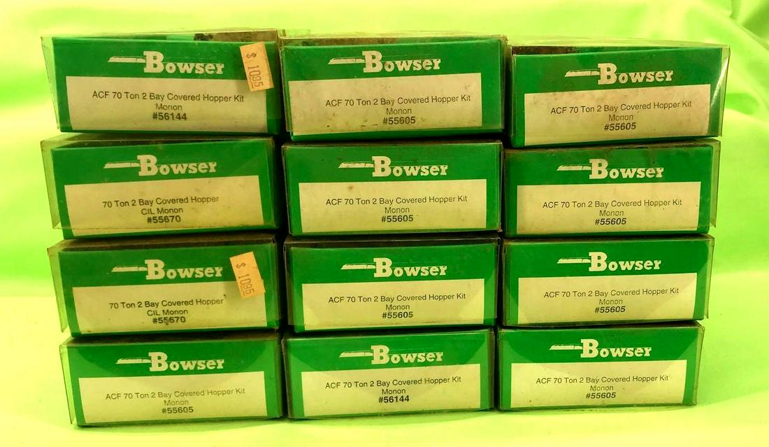 Twelve Bowser HO Monon ACF 70T 2 bay covered hoppers in (1 of 3)