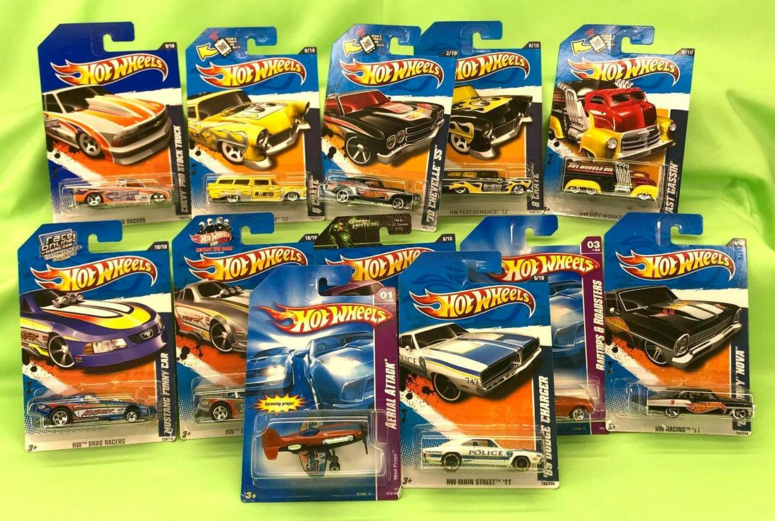 Hot Wheels mixed lot of 12 cars Mint on Card Mooneyes (1 of 4)