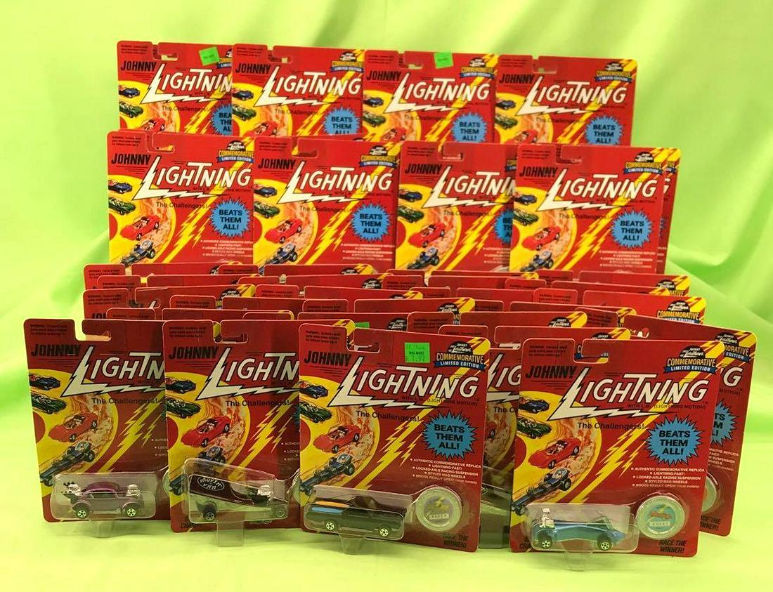 Johnny Lightning The Challengers Lot Of 40 cars all (1 of 4)