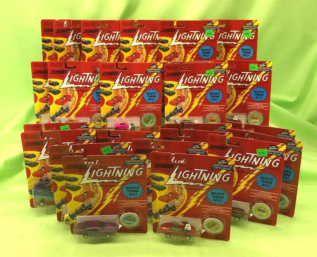Johnny Lightning The Challengers Lot of 29 Cars all (1 of 6)