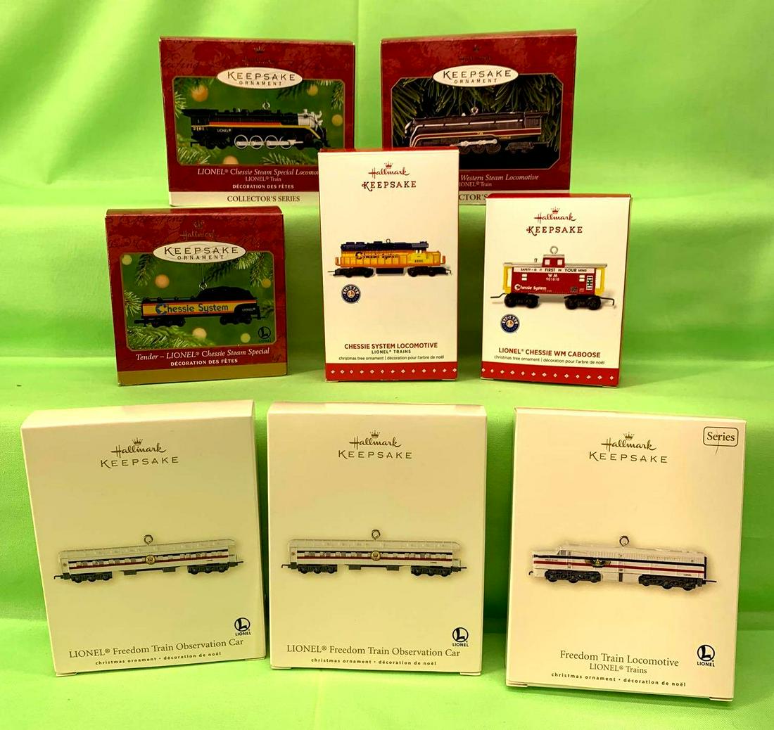 Hallmark Keepsake Locomotive Ornaments Freedom Train (1 of 5)