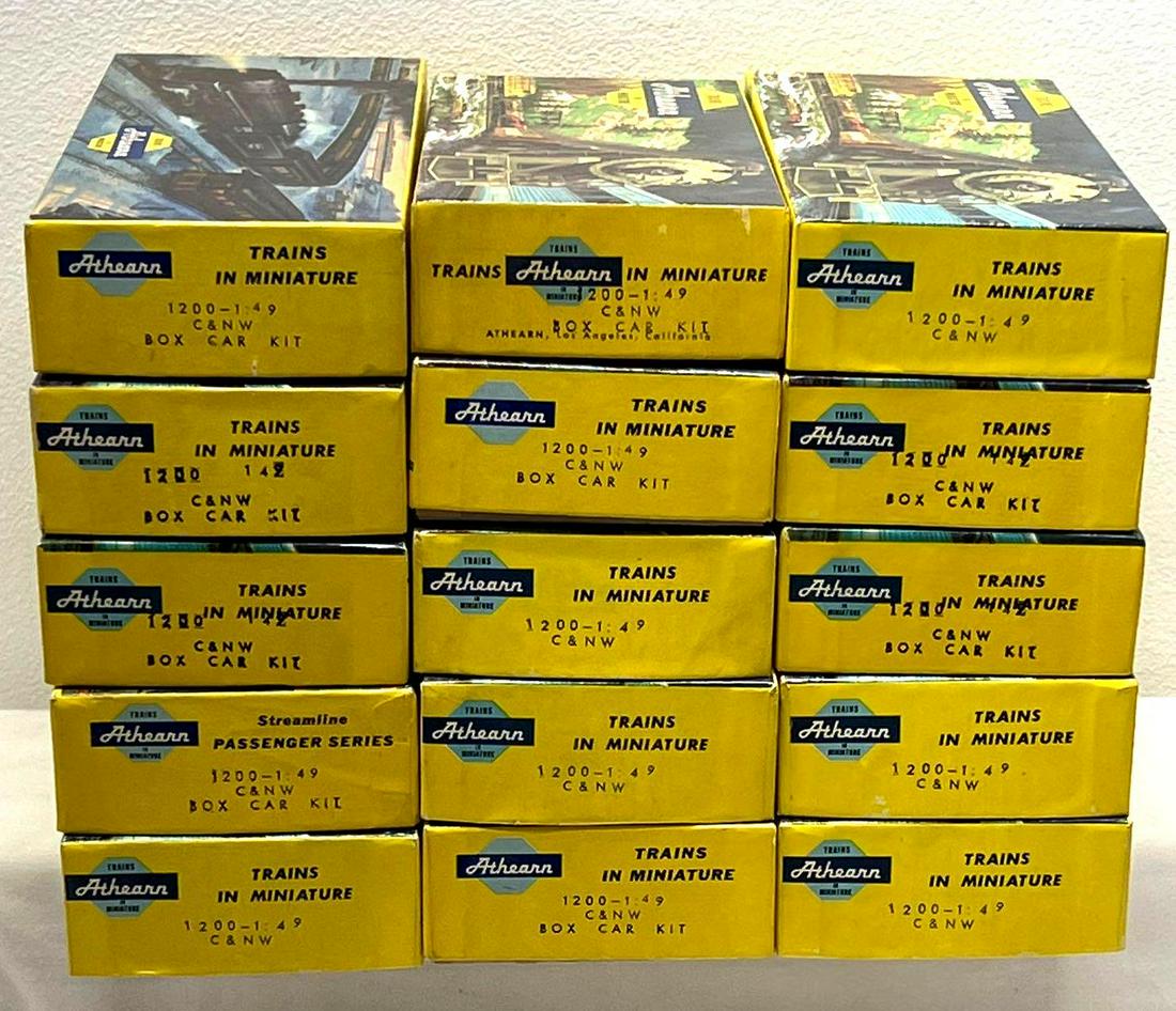 Fifteen unbuilt Athearn HO gauge 1200 C&NW boxcars in (1 of 4)