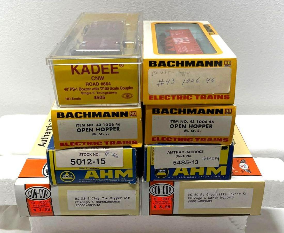 Eight HO gauge freight cars Bachman Kadee AHM Con-Cor (1 of 6)