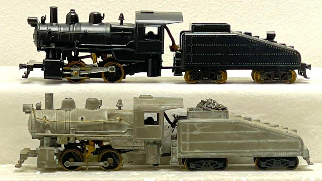 Two HO gauge English Yardbird 0-4-0 steam locomotives (1 of 6)