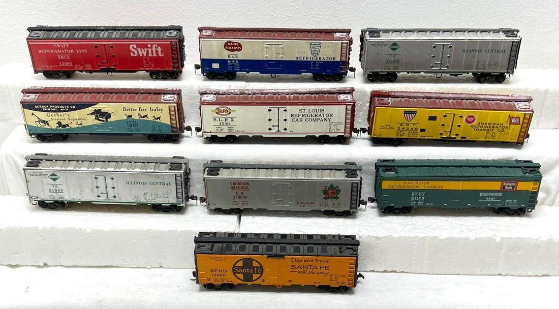 Ten HO gauge/scale kit built reefers Santa Fe ART BREX (1 of 4)