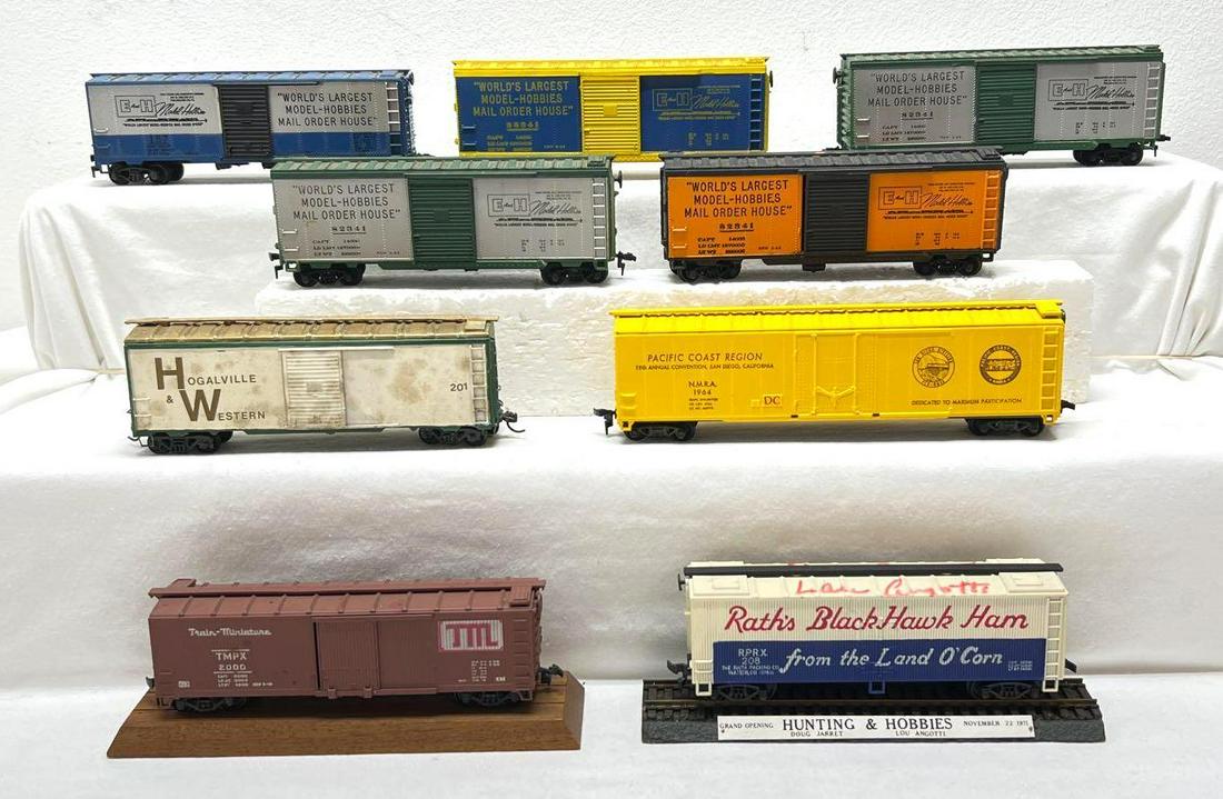 Hobby Shop and Model Railroad Club cars HO gauge nine (1 of 4)