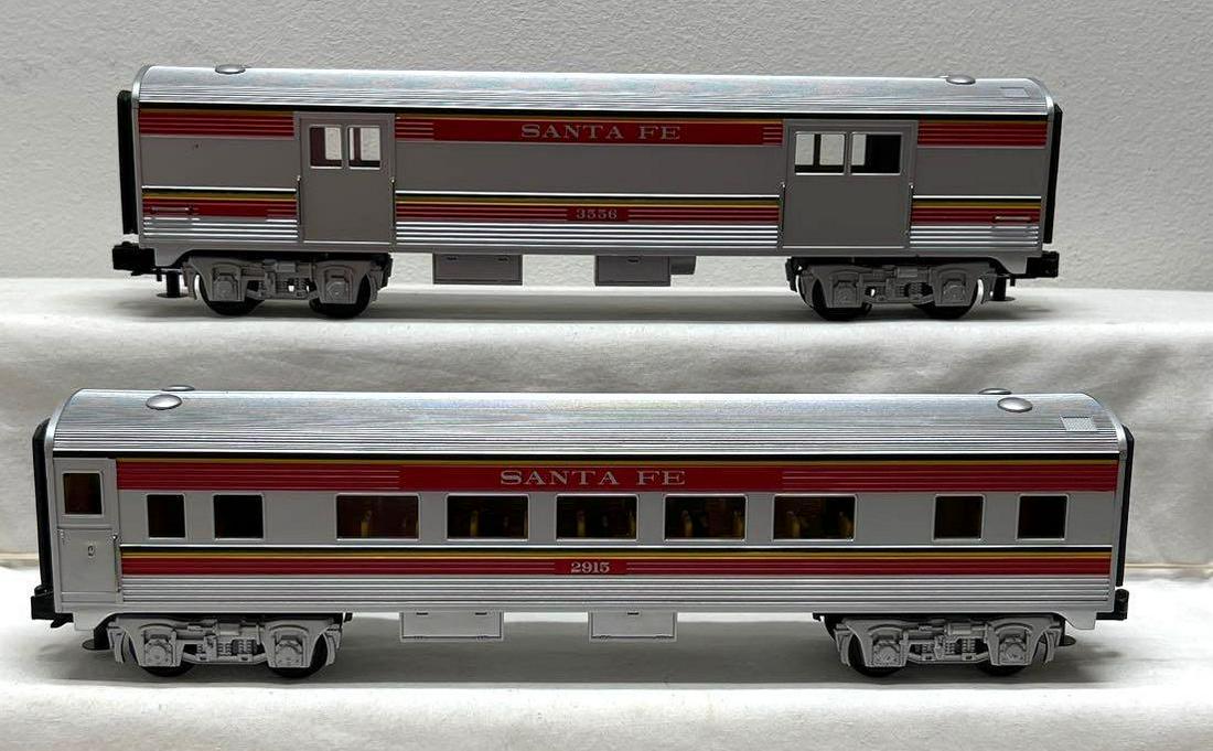 Modern era MTH O gauge ribbed Santa Fe 3556 baggage: Modern era MTH O gauge ribbed Santa Fe 3556 baggage 2915 coach passenger cars, trains should clean C7.